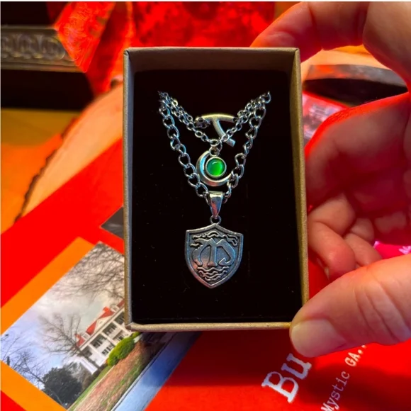 Niklaus Mikaelson Caroline's Necklace From Klaus Caroline